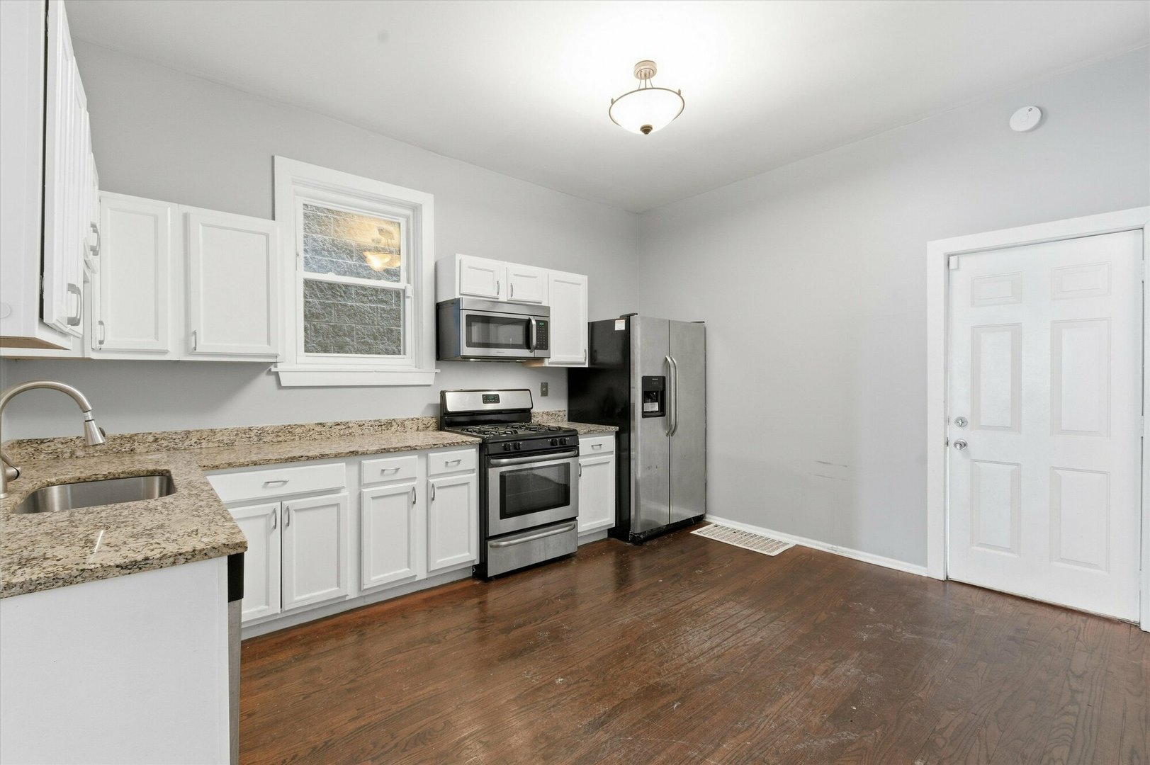 4140 North Western Avenue Chicago IL 60618