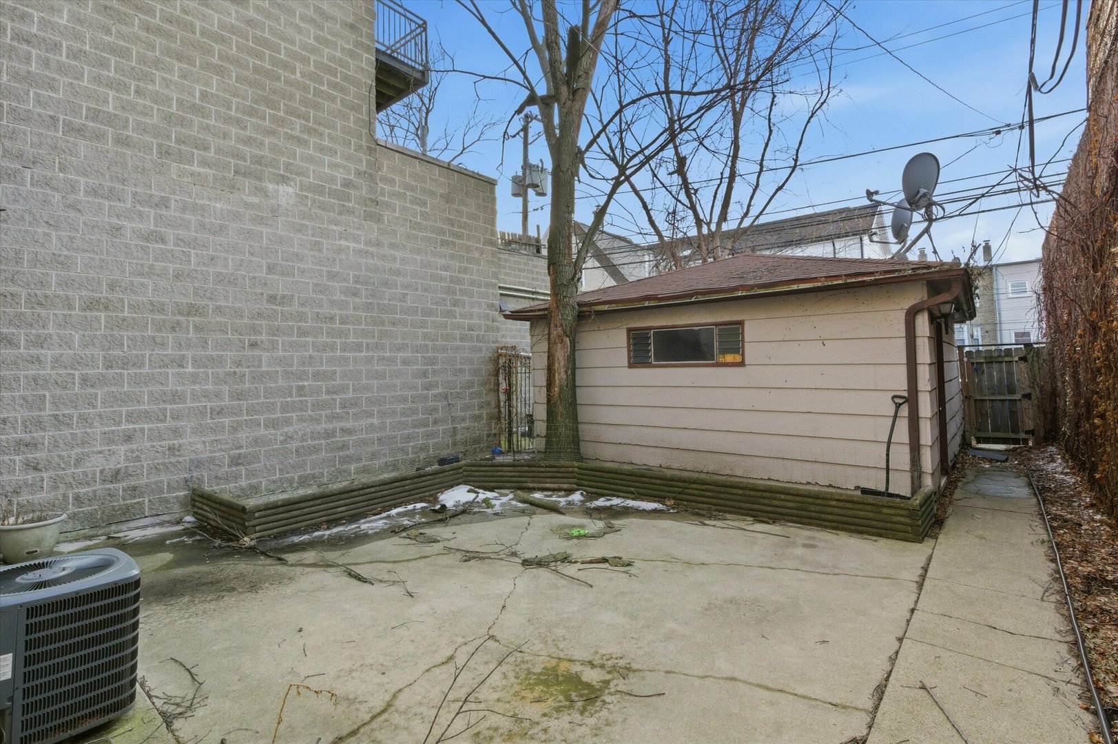 4140 North Western Avenue Chicago IL 60618