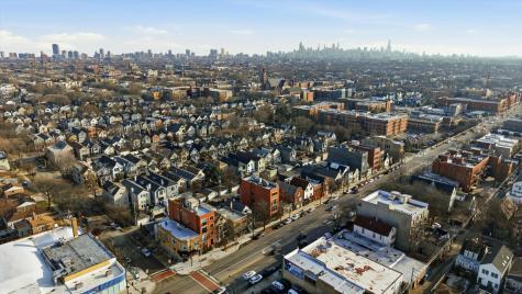 4140 North Western Avenue Chicago IL 60618