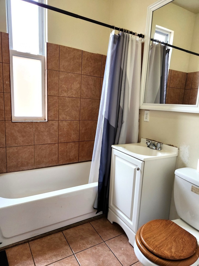 6815 South Green Street Chicago IL 60621