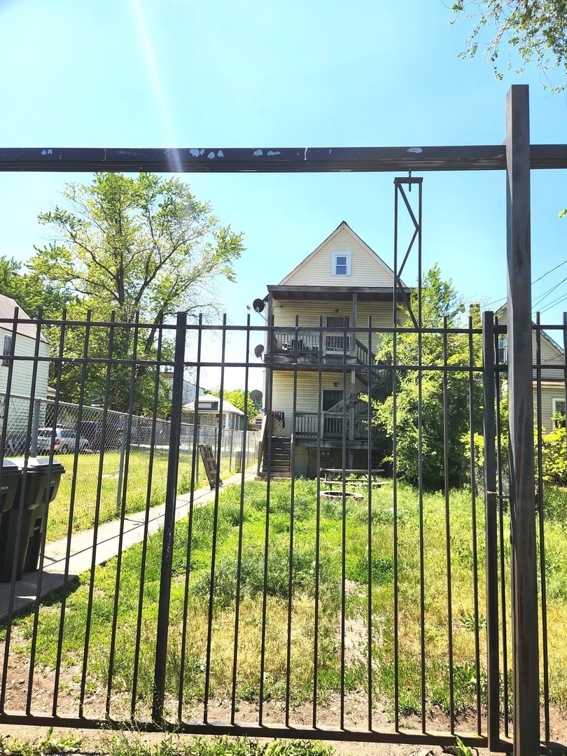 6815 South Green Street Chicago IL 60621