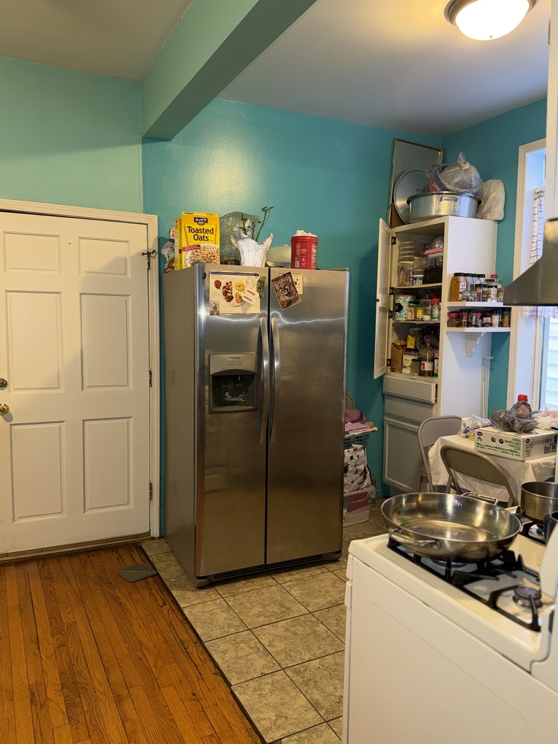 10045 South Avenue M Chicago IL 60617