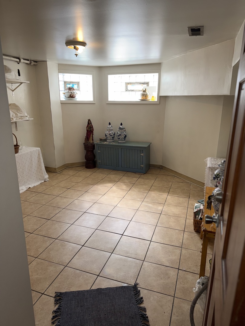 10045 South Avenue M Chicago IL 60617