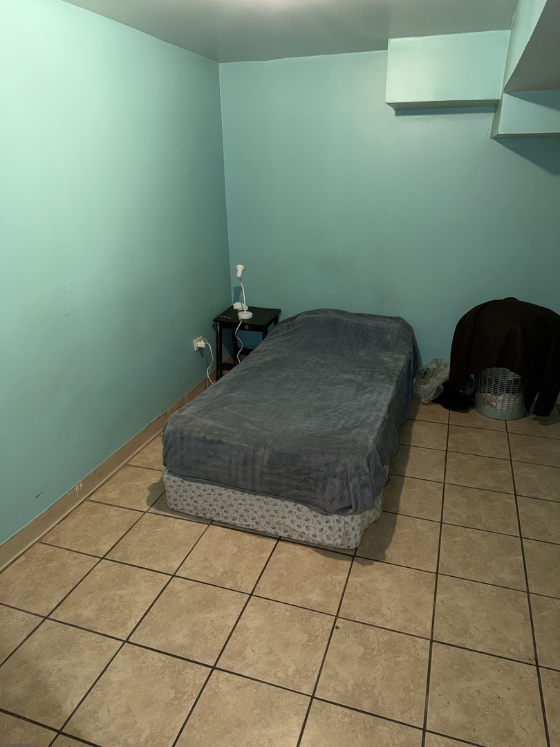 10045 South Avenue M Chicago IL 60617