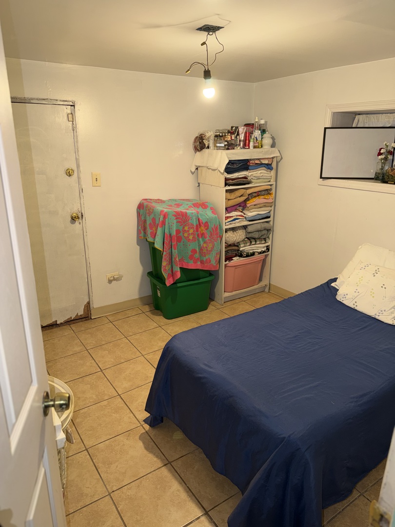 10045 South Avenue M Chicago IL 60617