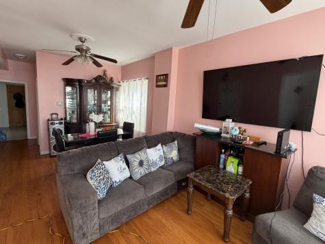 10045 South Avenue M Chicago IL 60617