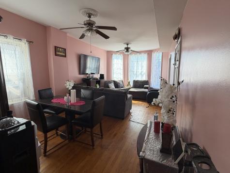 10045 South Avenue M Chicago IL 60617