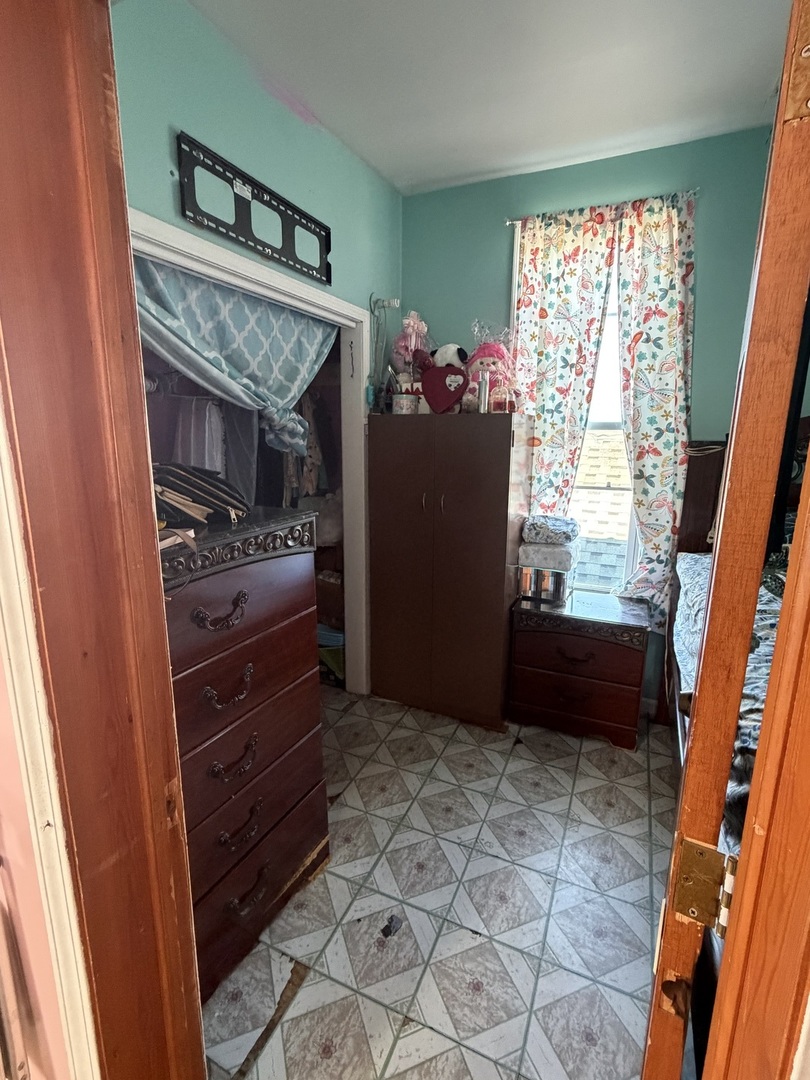 10045 South Avenue M Chicago IL 60617