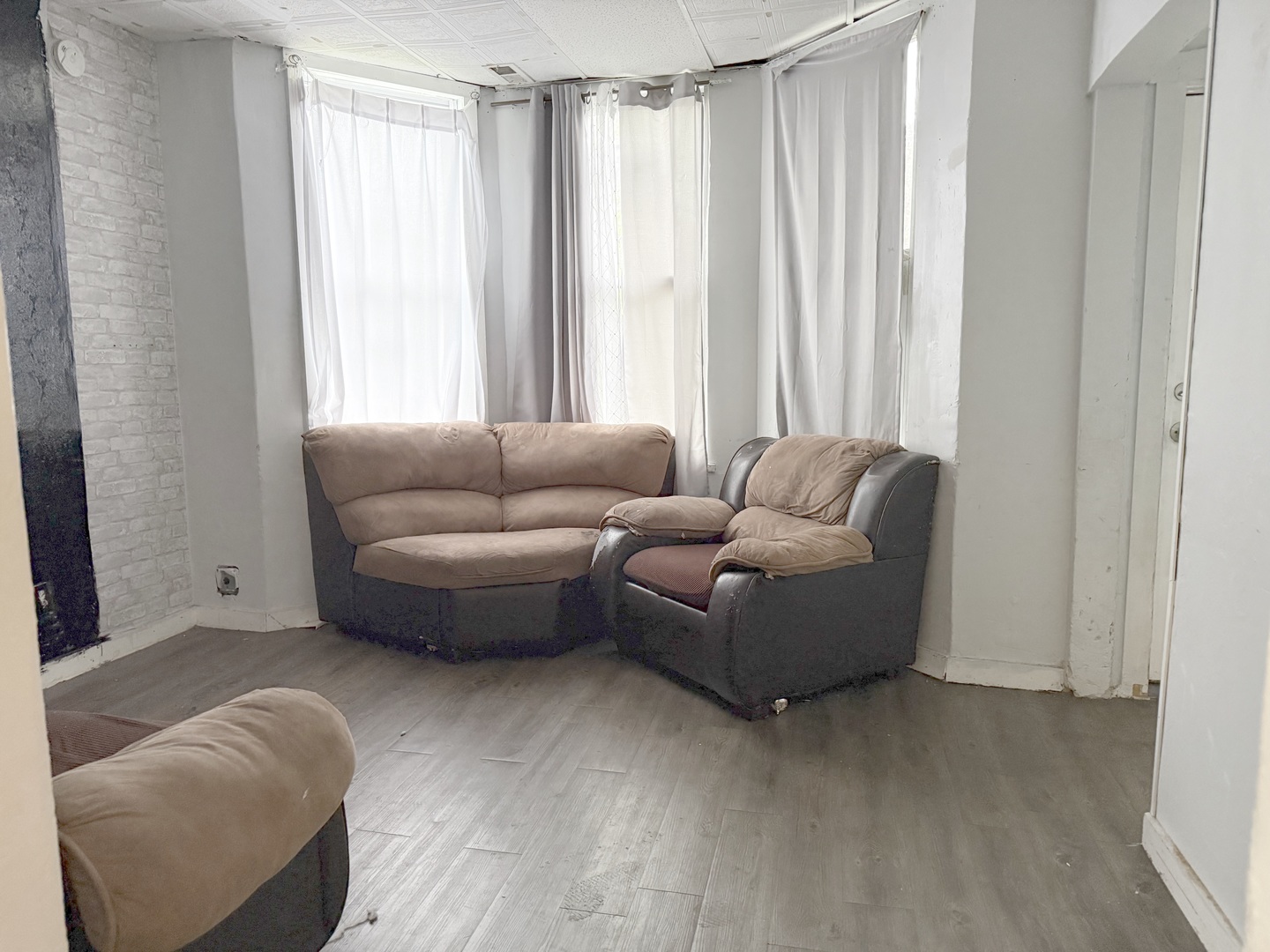 5009 South Artesian Avenue Chicago IL 60632