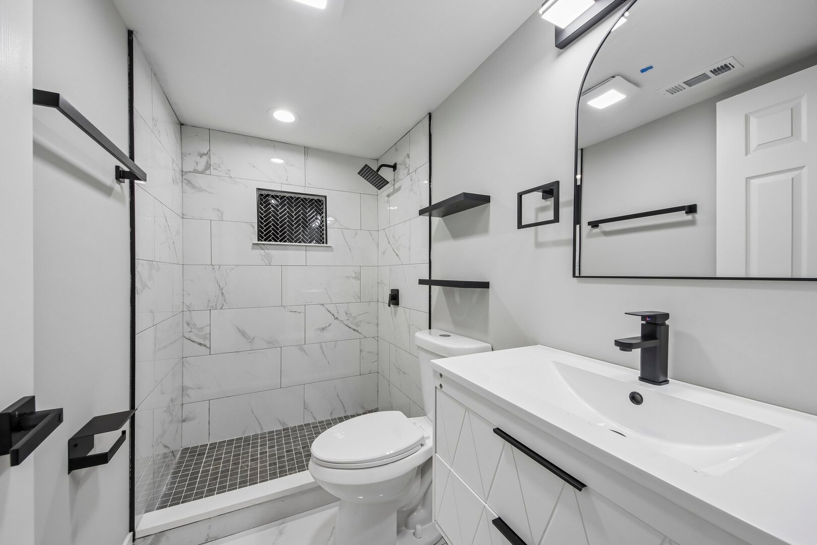 853 North Laramie Avenue Chicago IL 60651