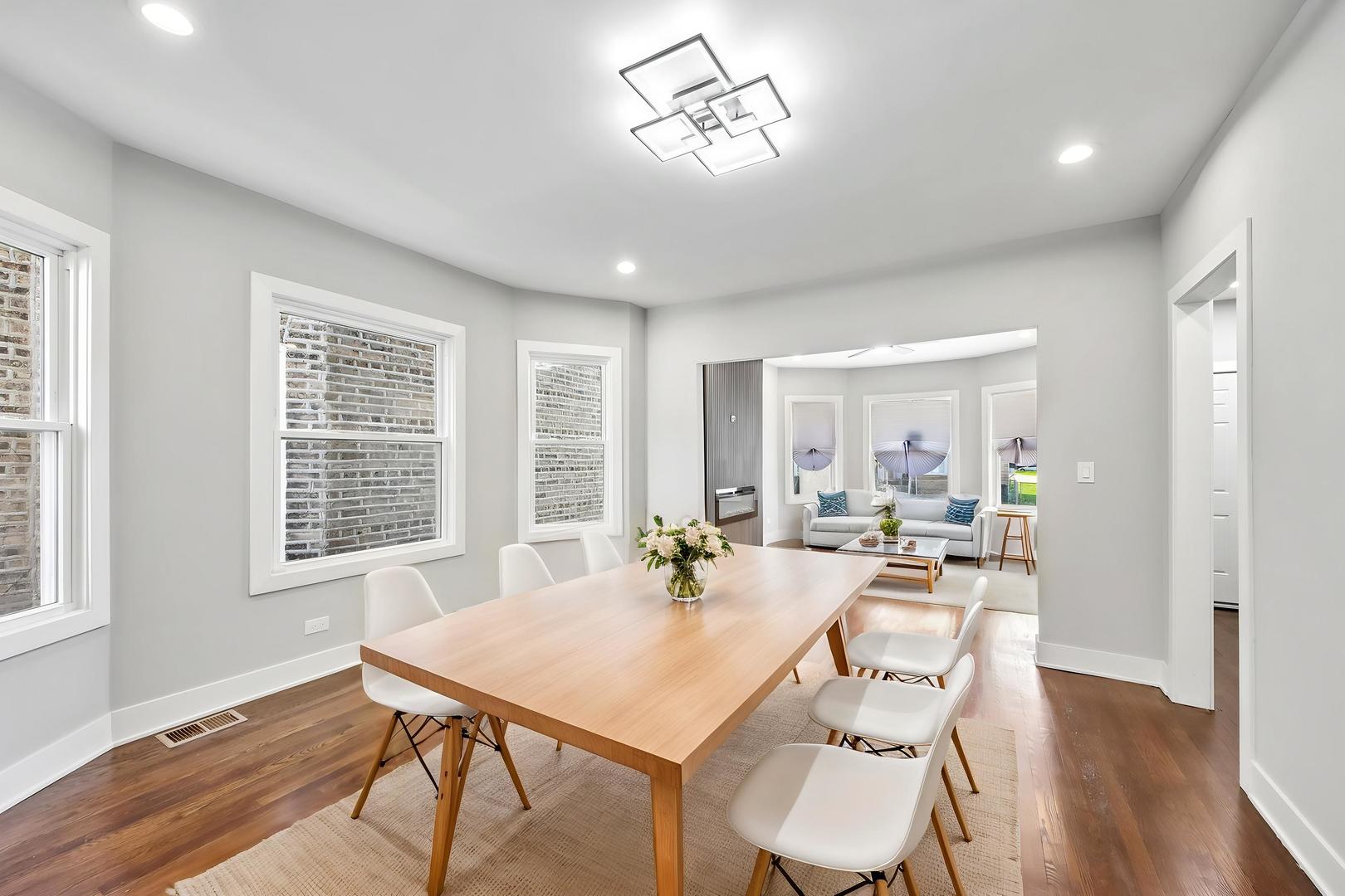 853 North Laramie Avenue Chicago IL 60651