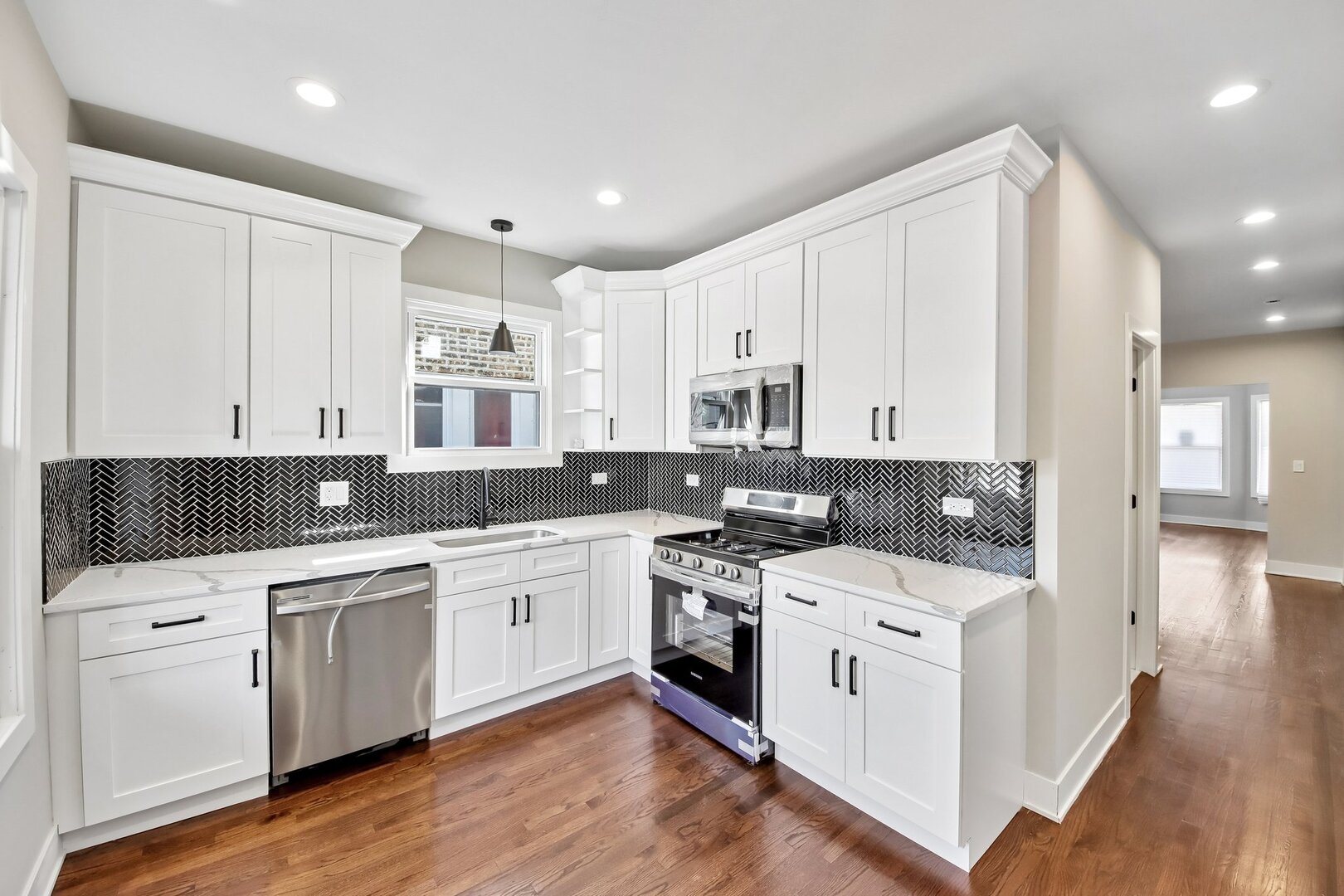 853 North Laramie Avenue Chicago IL 60651