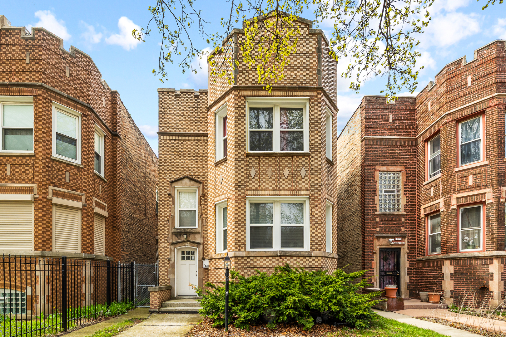 8232 South Marshfield Avenue Chicago IL 60620