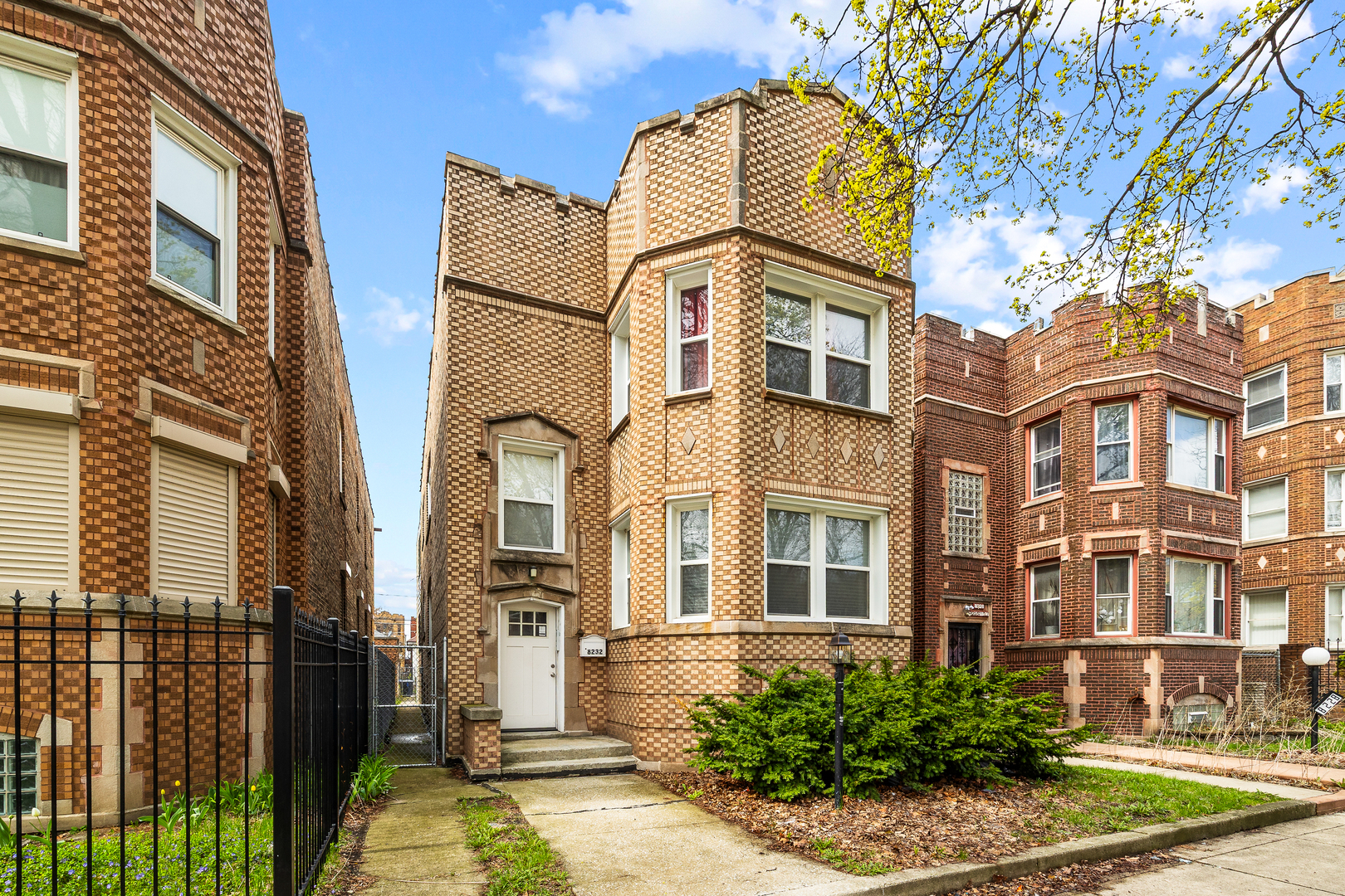 8232 South Marshfield Avenue Chicago IL 60620