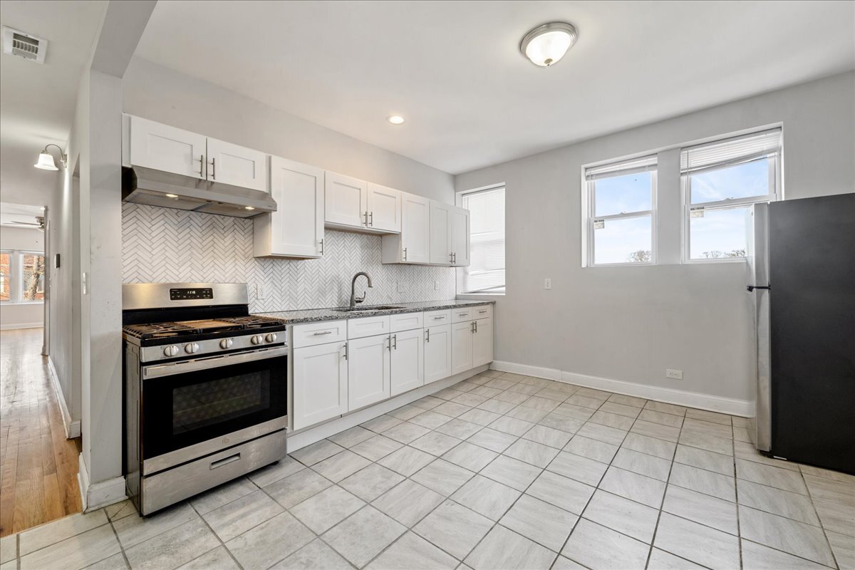 7515 South Essex Avenue Chicago IL 60649