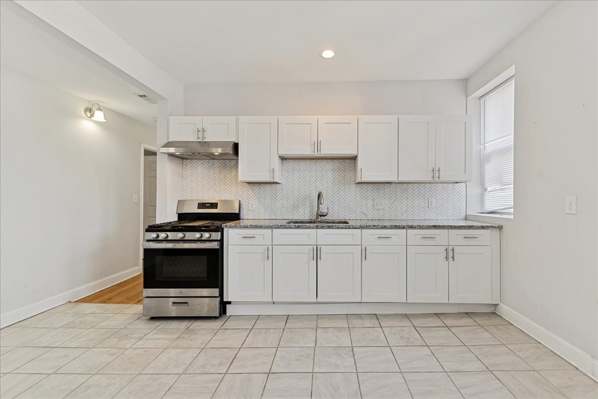 7515 South Essex Avenue Chicago IL 60649