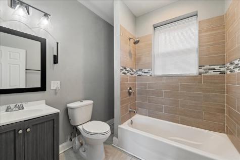 7515 South Essex Avenue Chicago IL 60649