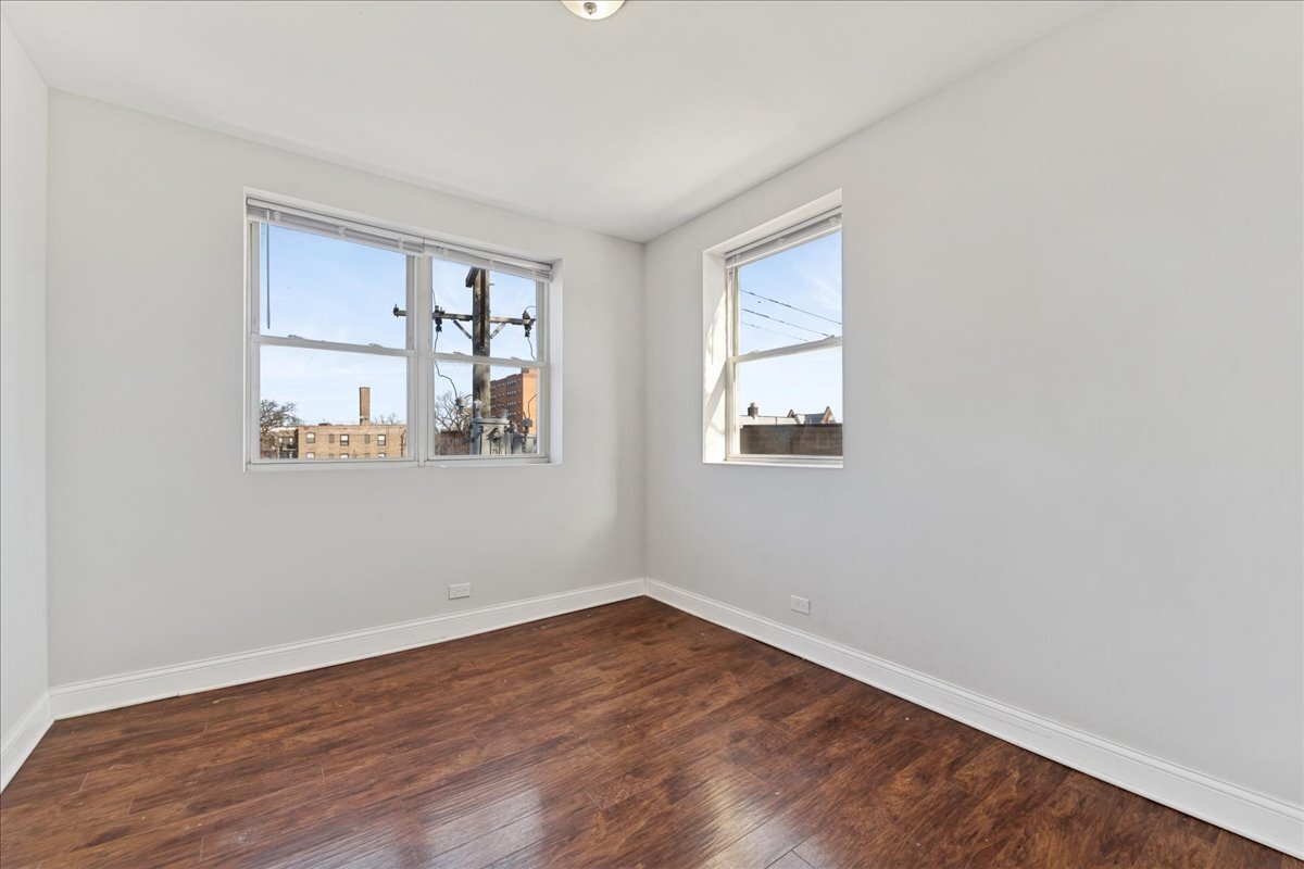 7515 South Essex Avenue Chicago IL 60649