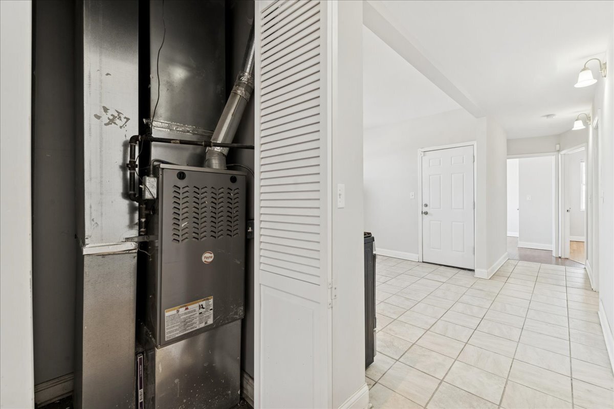 7515 South Essex Avenue Chicago IL 60649