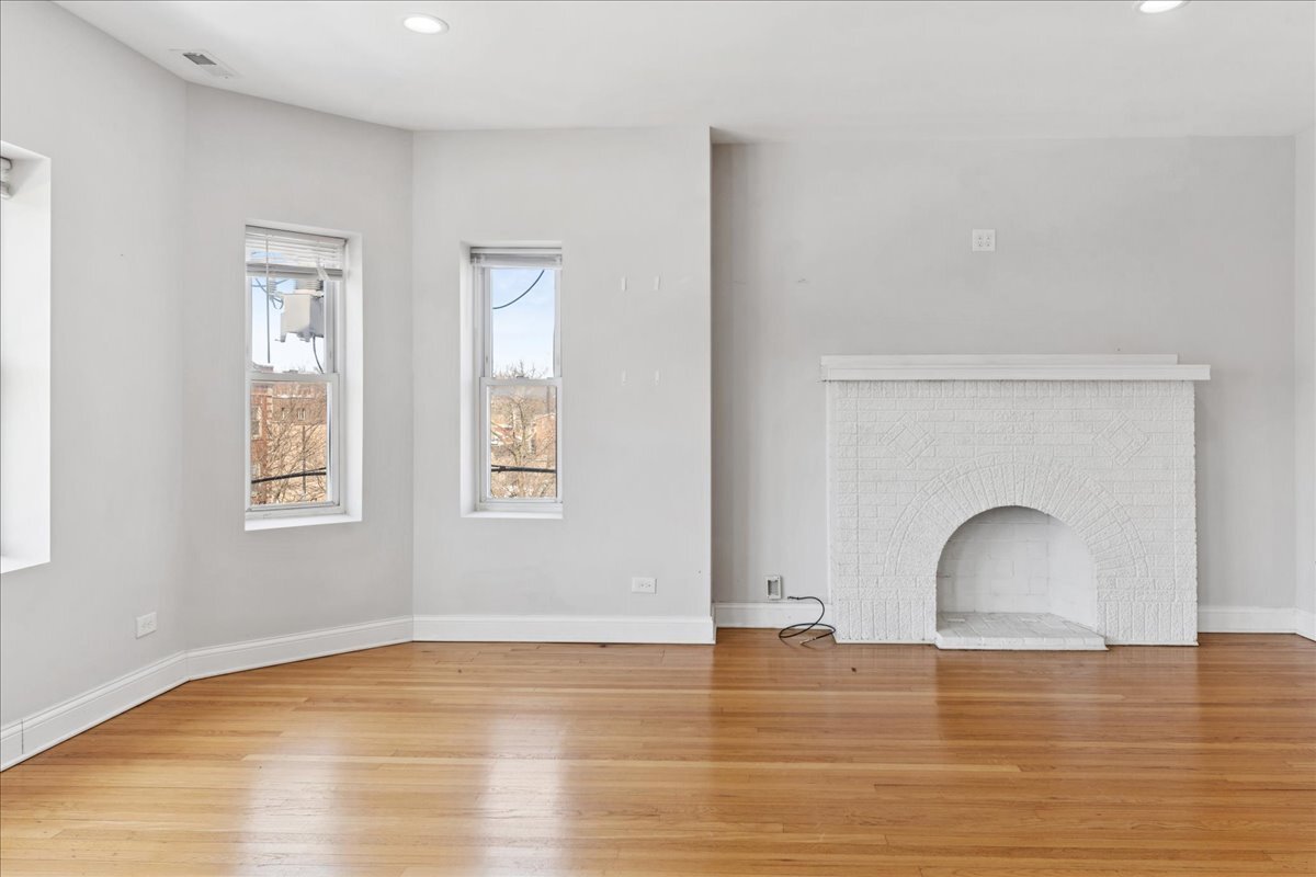 7515 South Essex Avenue Chicago IL 60649