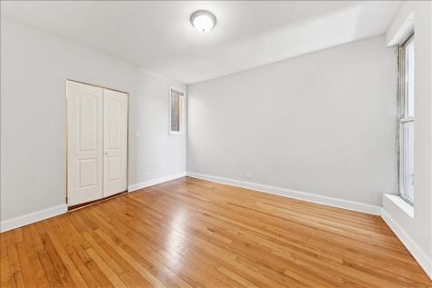 7515 South Essex Avenue Chicago IL 60649