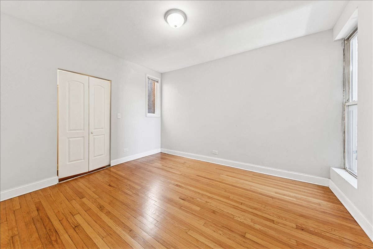 7515 South Essex Avenue Chicago IL 60649