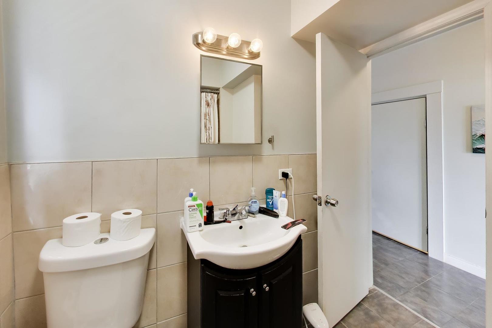 1910 South Leavitt Street Chicago IL 60608
