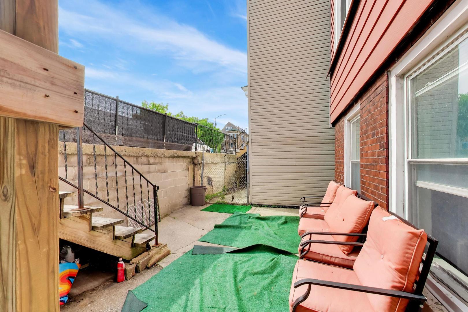 1910 South Leavitt Street Chicago IL 60608