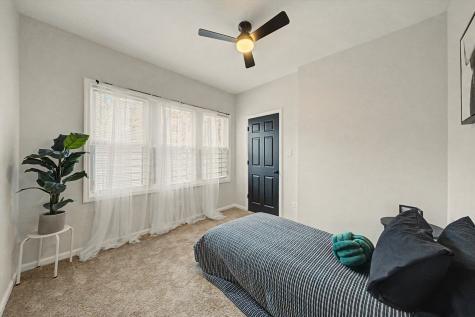 7641 South Phillips Avenue Chicago IL 60649