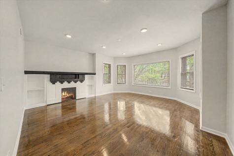 7641 South Phillips Avenue Chicago IL 60649