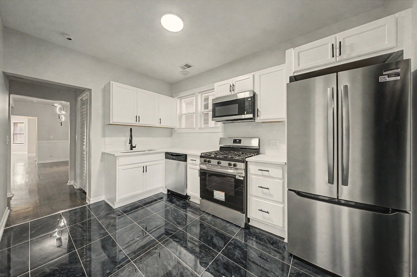 7641 South Phillips Avenue Chicago IL 60649