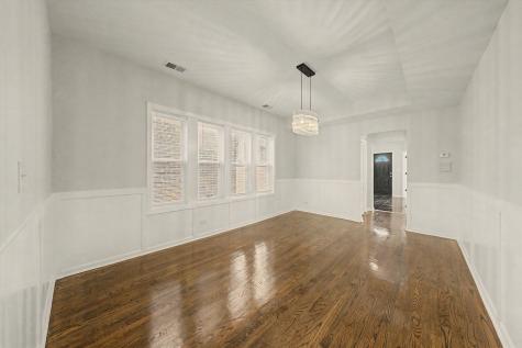 7641 South Phillips Avenue Chicago IL 60649
