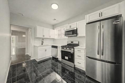 7641 South Phillips Avenue Chicago IL 60649