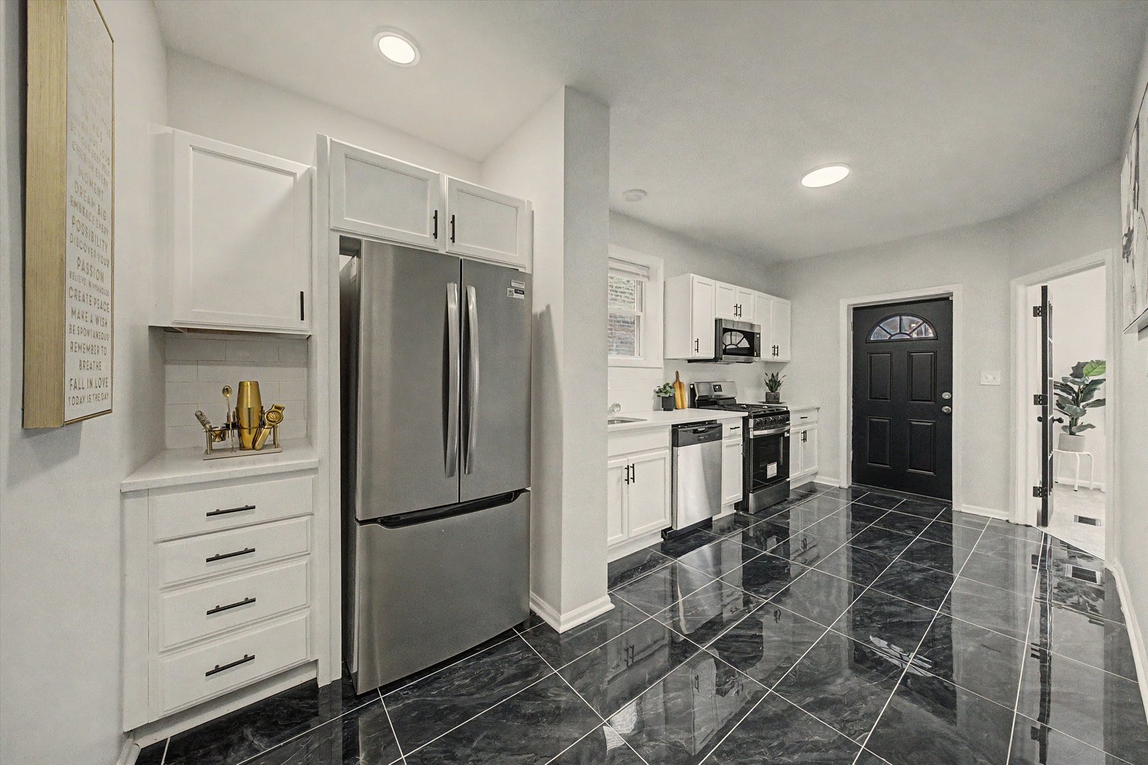 7641 South Phillips Avenue Chicago IL 60649