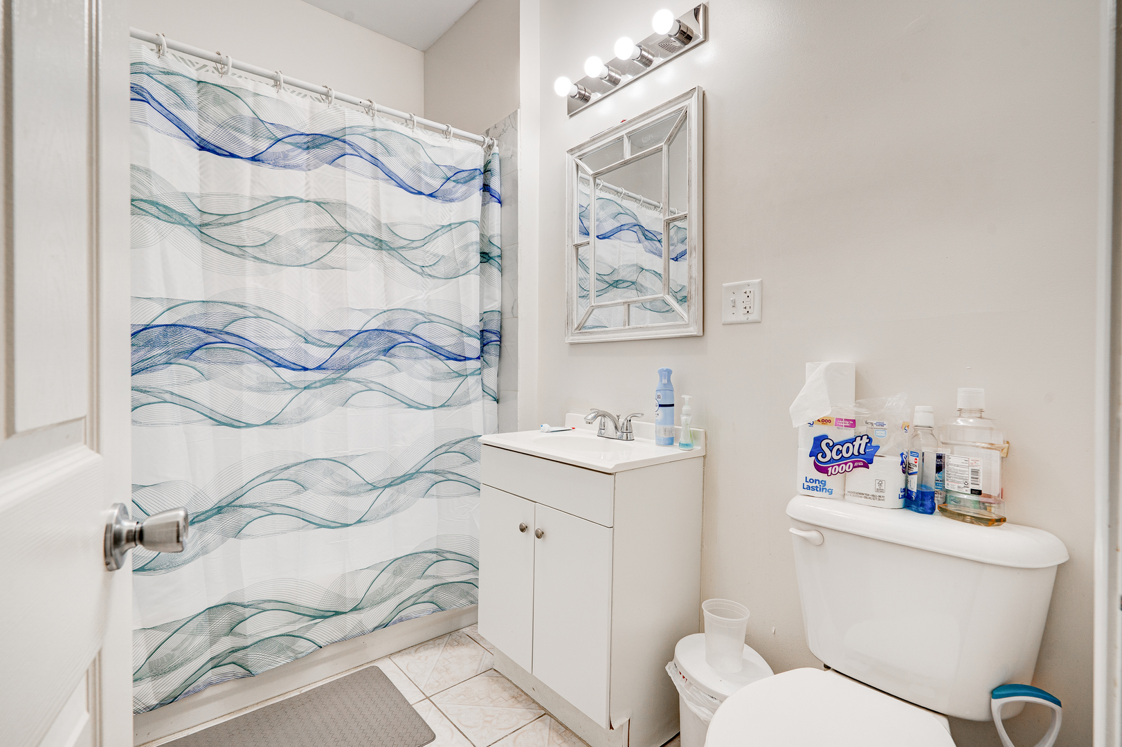 608 North Monticello Avenue Chicago IL 60624
