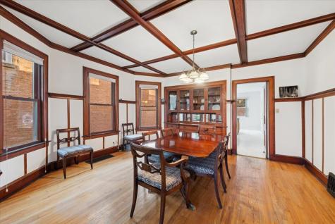 7252 North Bell Avenue Chicago IL 60645