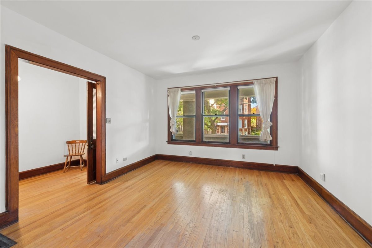 7252 North Bell Avenue Chicago IL 60645