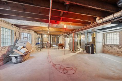7252 North Bell Avenue Chicago IL 60645