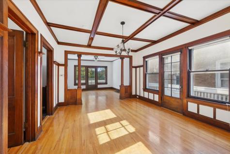 7252 North Bell Avenue Chicago IL 60645