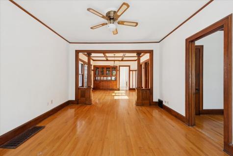 7252 North Bell Avenue Chicago IL 60645