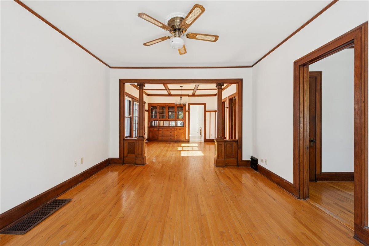 7252 North Bell Avenue Chicago IL 60645