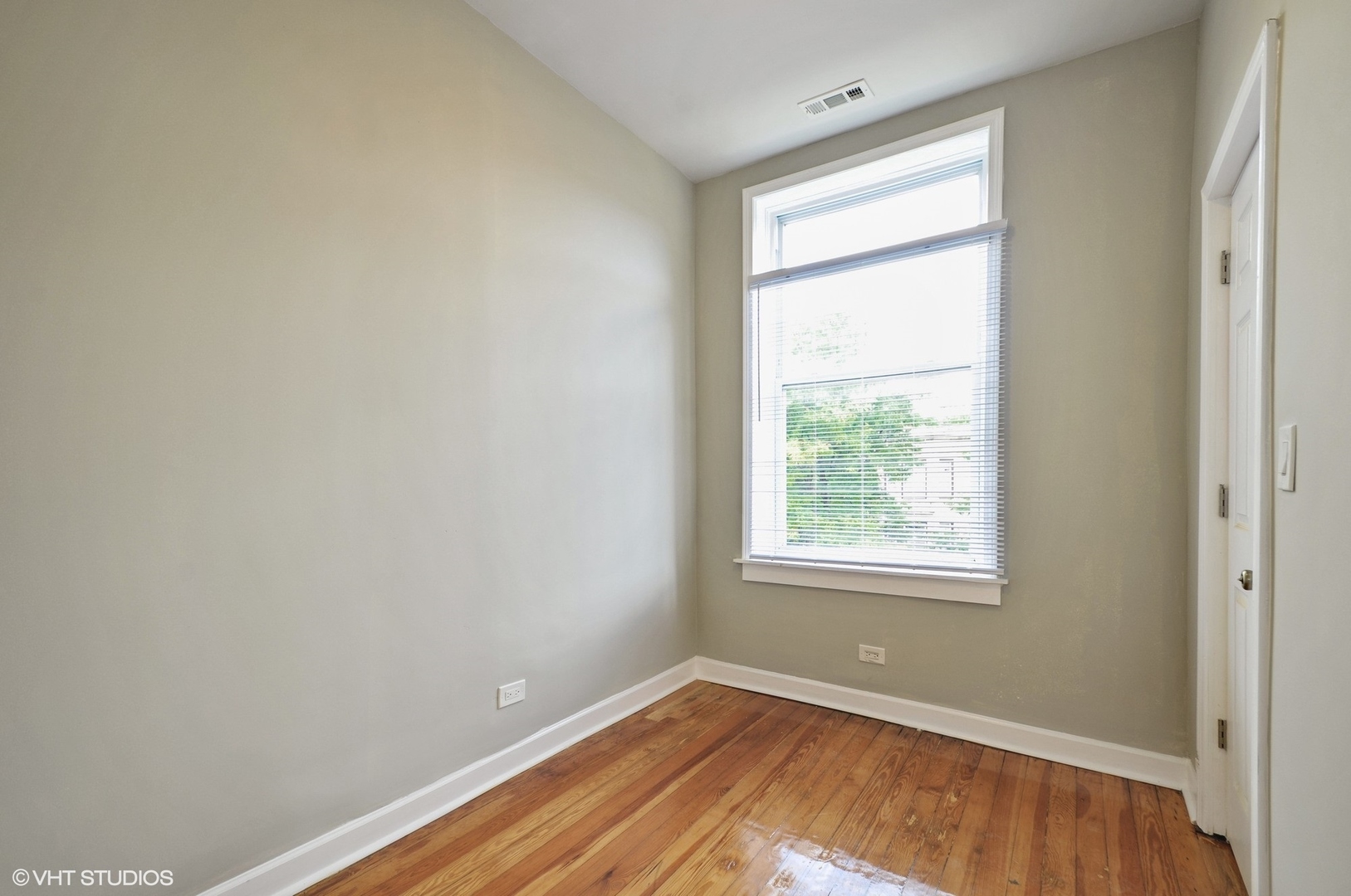 3833 West Arthington Street Chicago IL 60624