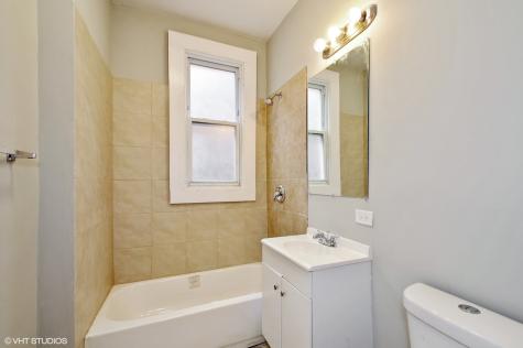 3833 West Arthington Street Chicago IL 60624