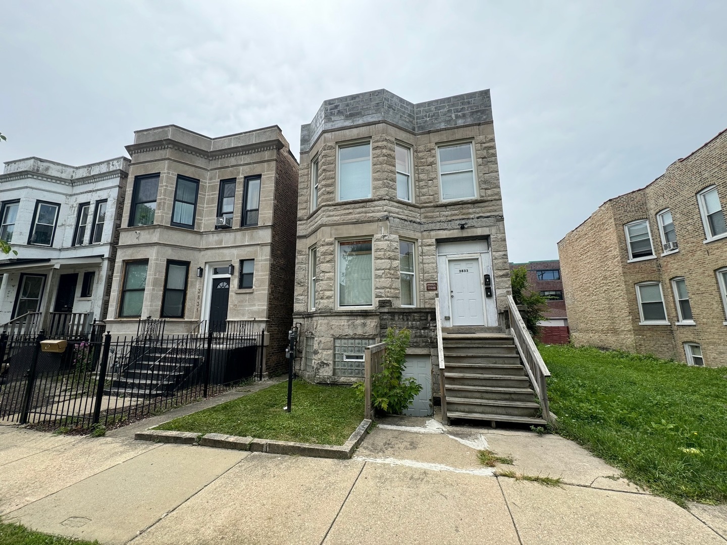 3833 West Arthington Street Chicago IL 60624
