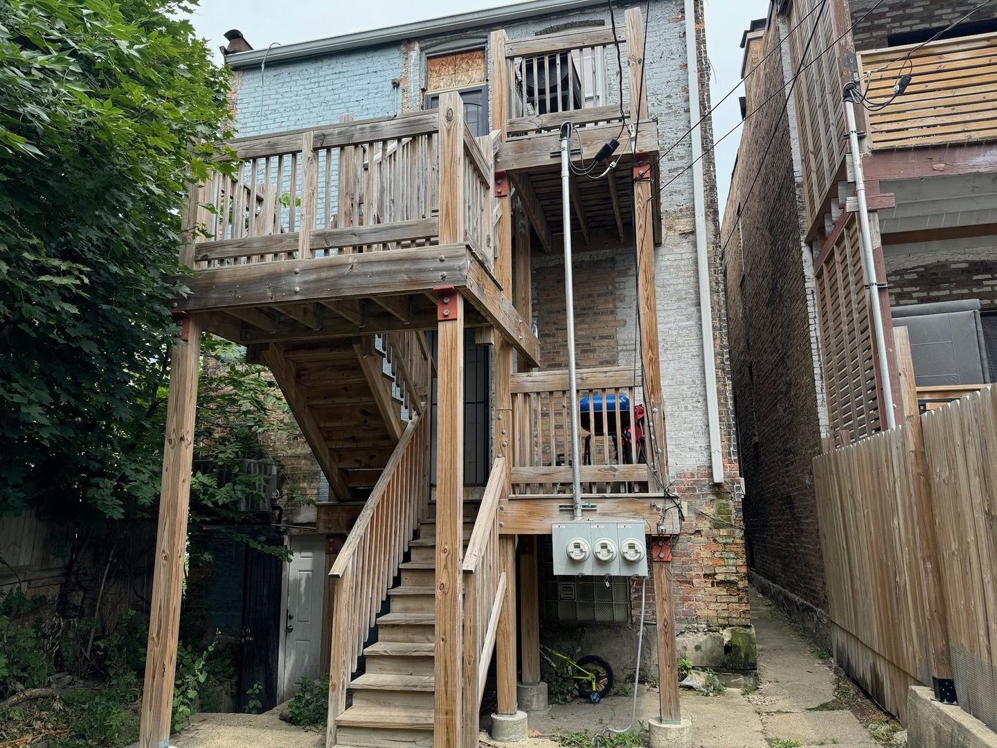 3833 West Arthington Street Chicago IL 60624