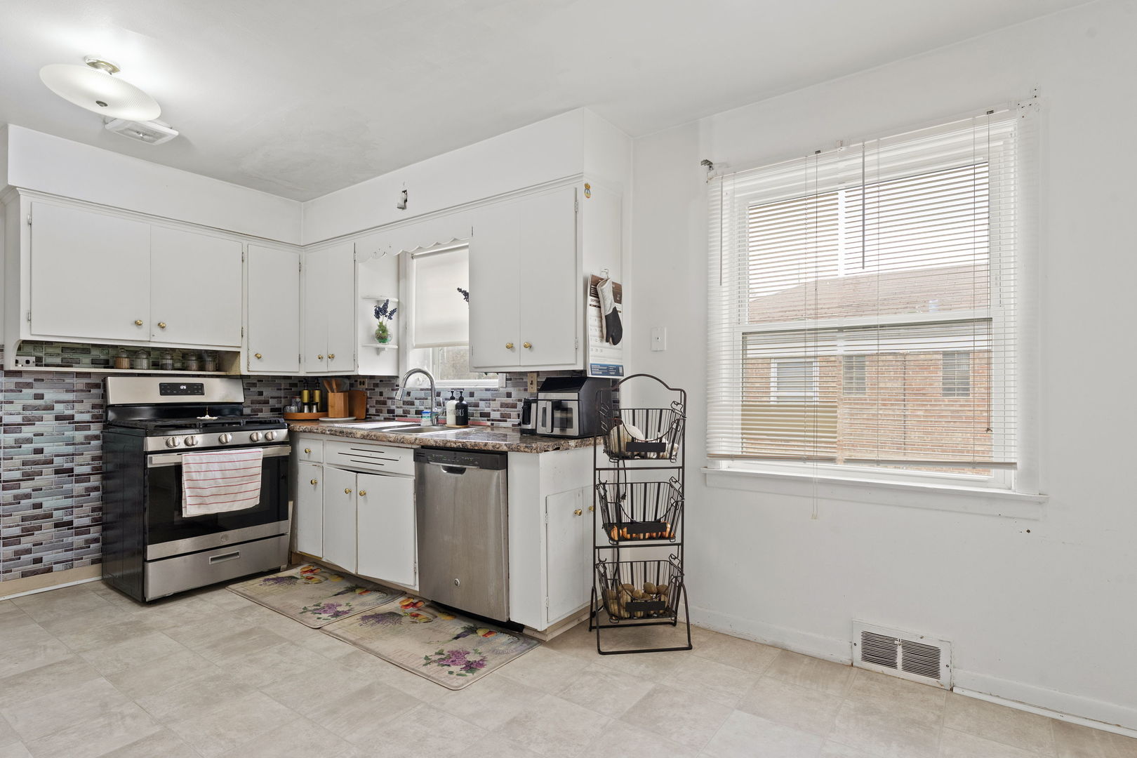 3025 West Rosemont Avenue Chicago IL 60659