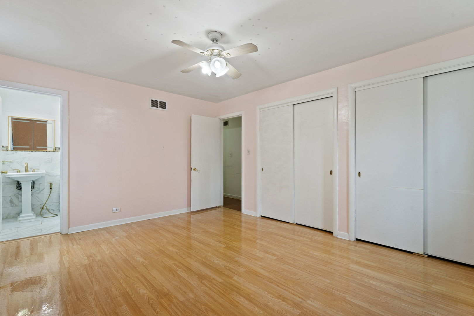 3025 West Rosemont Avenue Chicago IL 60659