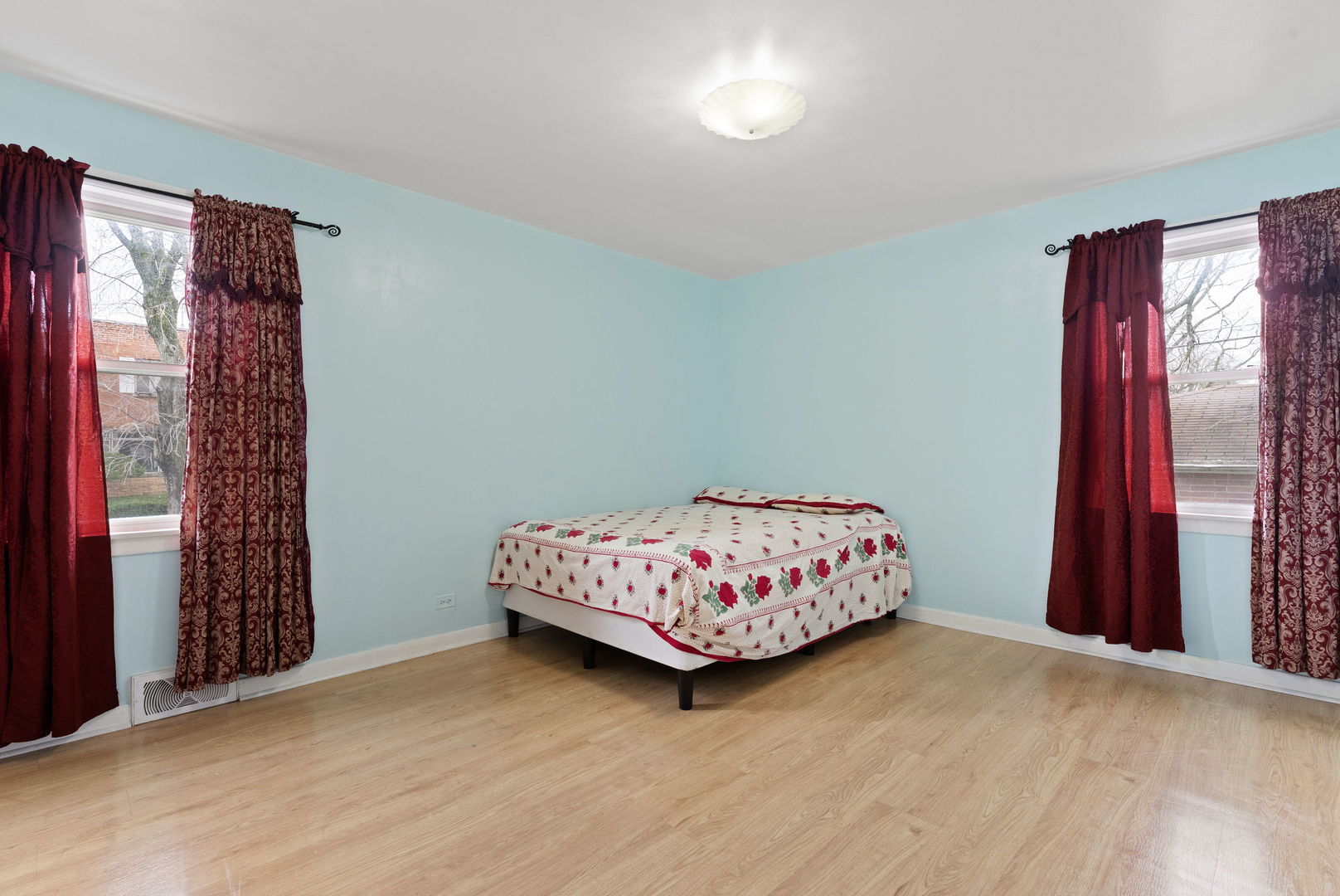 3025 West Rosemont Avenue Chicago IL 60659