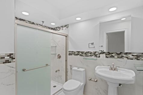 3025 West Rosemont Avenue Chicago IL 60659
