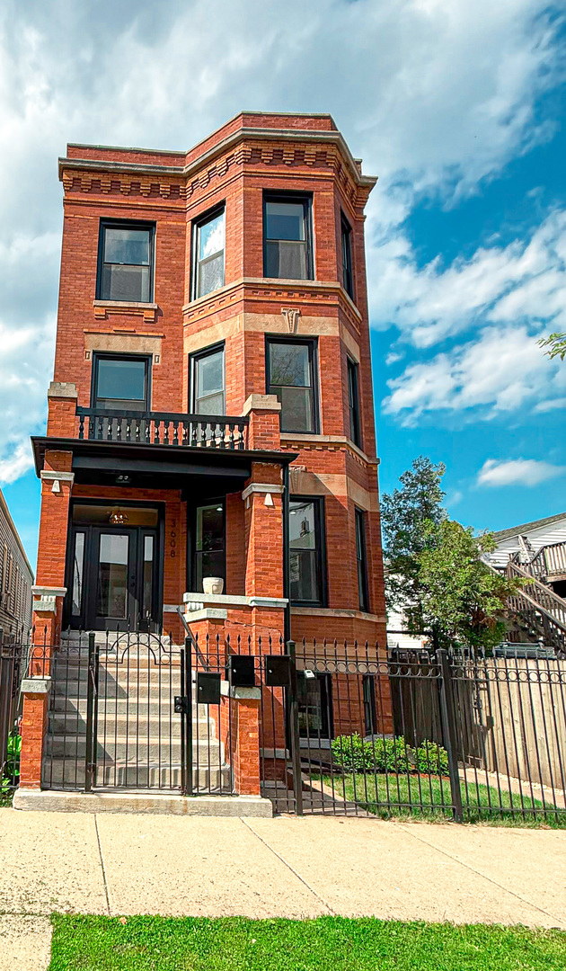 3608 West Wolfram Street Chicago IL 60618